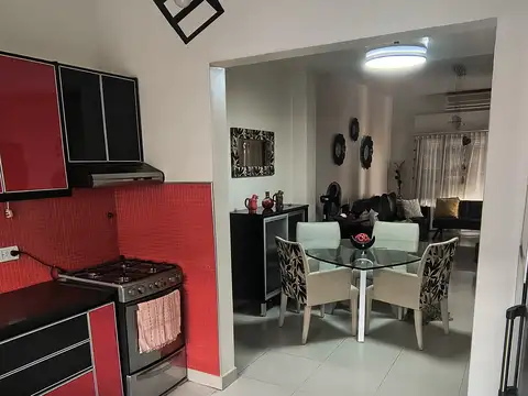 EXCELENTE PH DE 3 AMBIENTES CON COCHERA, SIN EXPENSAS