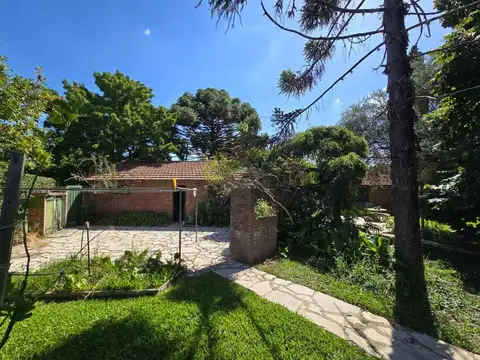 Casa en Venta con 2 cocheras