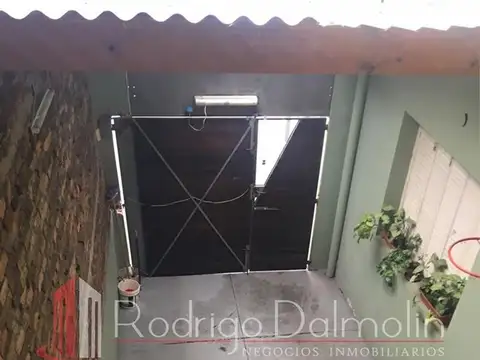 VENDO. Casa y Local céntrico. Concordia, ER.-