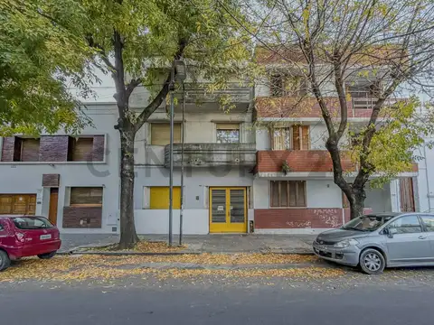 PH EN VENTA -OPORTUNIDAD INVERSOR EN EL CENTRO DE LA PLATA- 57 ENTRE 5 Y 6
