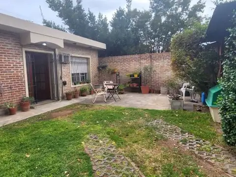 VENTA CASA 3 AMBIENTES LOTE EN ESQUINA TEMPERLEY