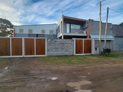 VENTA DE GALPÓN CON DEPARTAMENTOEN VALERIA DEL MAR