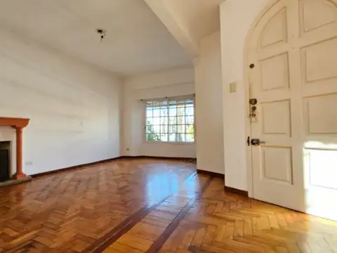 Oficina 5 ambientes con 2 baños