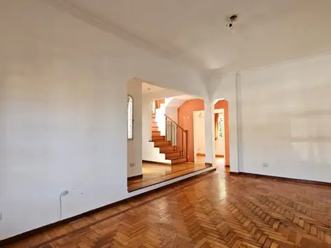 Oficina en Alquiler con 1 cochera