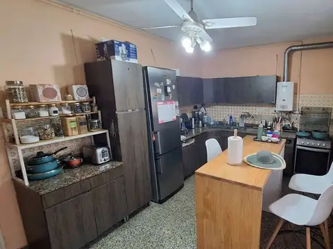 Casa 4 ambientes con 1 baño