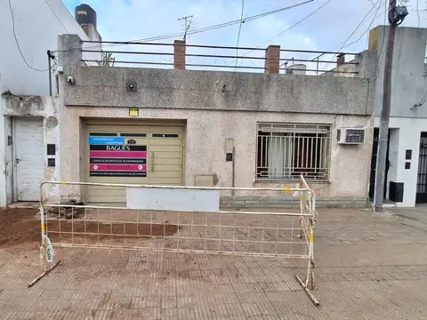 CASA EN VENTA 3 DORMITORIOS ZONA SUR ROSARIO