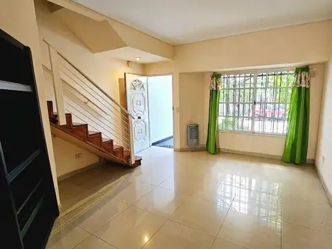 Depto Tipo Casa 4 ambientes con 1 baño