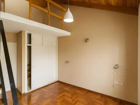 Depto Tipo Casa en Venta con 1 cocheras