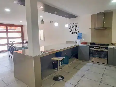 Casa 4 ambientes con 3 baños