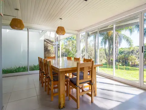Casa 4 ambientes con 4 baños
