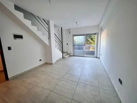 Depto Tipo Casa 3 ambientes con 1 baño