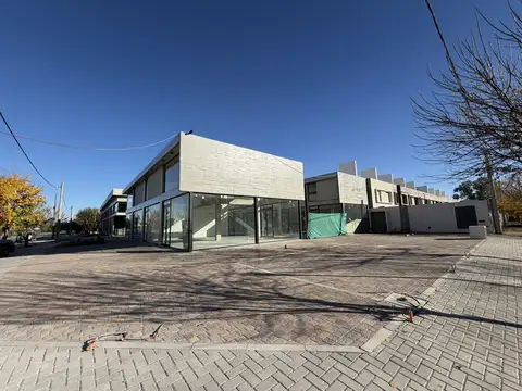 Av. Bernardo Housay y Las Bordonas