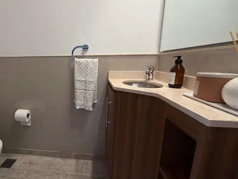 Casa 5 ambientes con 2 baños