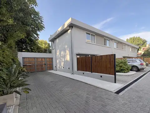 Excelente duplex en San Isidro dentro de una calle privada