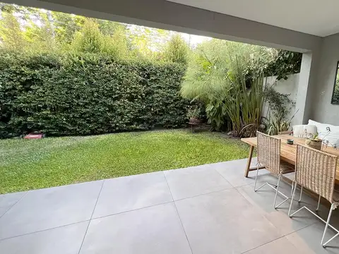 Excelente duplex en San Isidro dentro de una calle privada