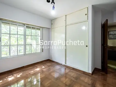 Casa en Venta con 4 cocheras