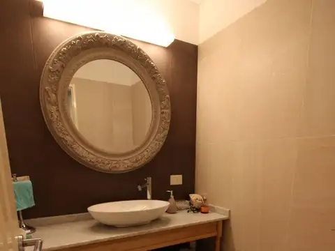 Casa de 4 dormitorios en venta en Country Solar del Bosque. Canning-San Vicente.