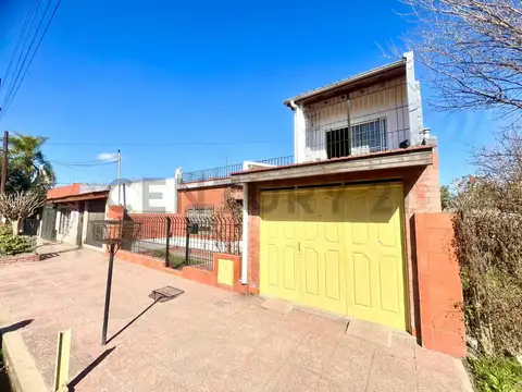VENTA CASA LOTE PROPIO CON COCHERA