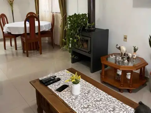 Casa 2 ambientes con 2 baños