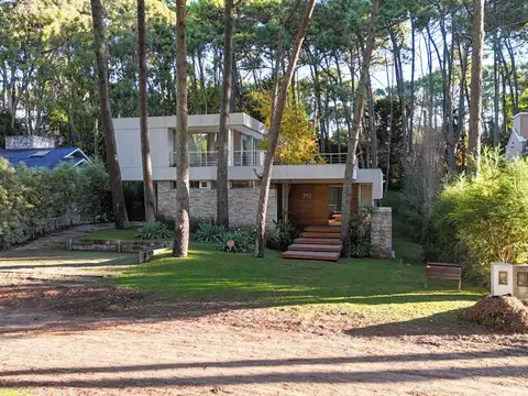 Casa en Alquiler Temporal con 2 cocheras
