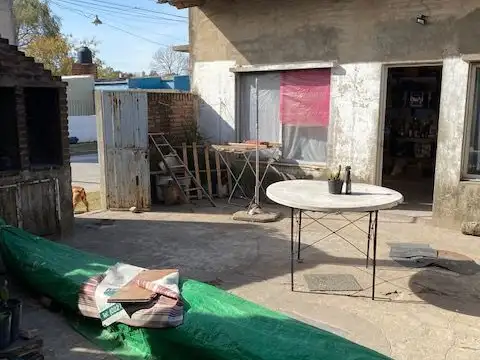 156 Esq. 17 - CASA A RECICLAR DE 3 DOR 100