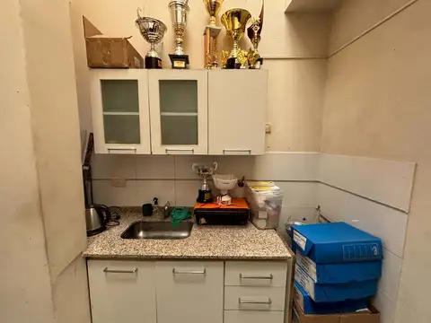 Oficina 3 ambientes con 1 baño