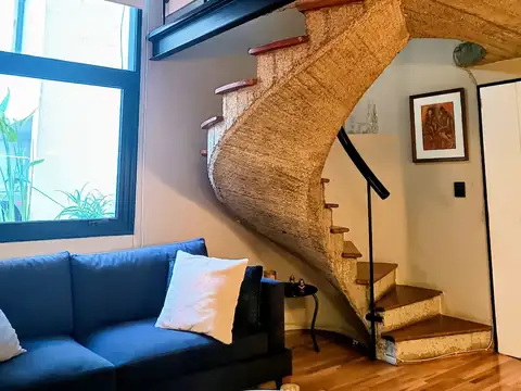 PH en venta en Belgrano en CASONA historica 2 plantas 1 gran suite