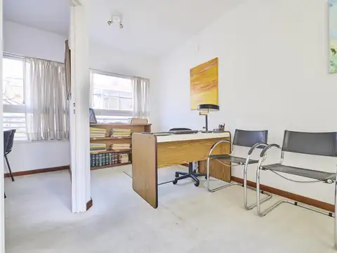 Oficina 4 ambientes con 2 baños