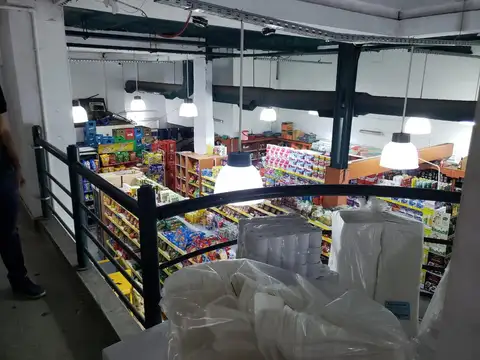 Local en Alquiler en Centro, $ 8.000.000