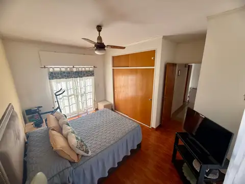 Casa 6 ambientes con 4 baños