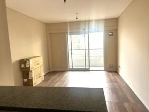 Muy luminoso monoambiente con Balcón,