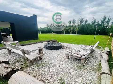 Casa 5 ambientes con 4 baños