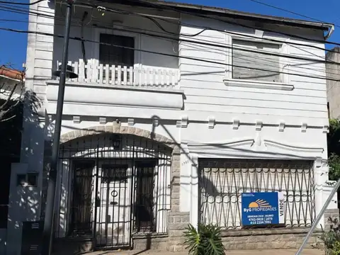 EXCELENTE CASA 4 AMB. EN FLORIDA SOBRE LOTE 10x15m