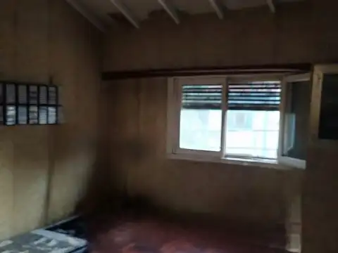 EXCELENTE CASA 4 AMB. EN FLORIDA SOBRE LOTE 10x15m