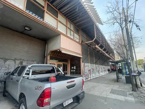 Local en Venta en Villa Dominico, USD 1.600.000