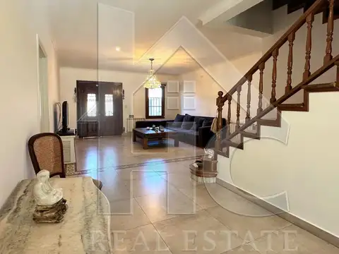 VENTA -Chalet- 7 ambientes- de Categoria