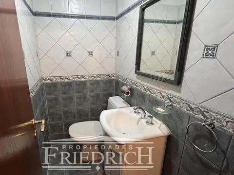 Casa 4 ambientes con 3 baños