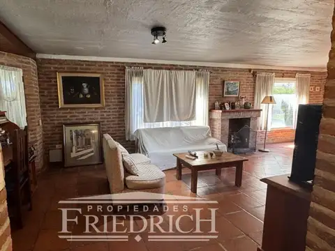 Casa 4 ambientes con 3 baños