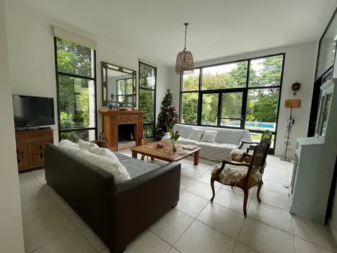 Casa en Alquiler Temporal en El Establo, USD 4.500