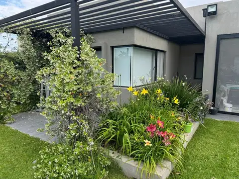 Casa en Venta en El Canton, USD 290.000