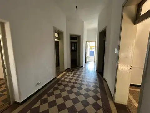 Casa en Alquiler en Barrio Matheu, $ 450.000