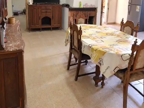 Casa 5 ambientes con 1 baño