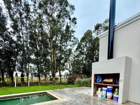 Casa 3 ambientes con 2 baños