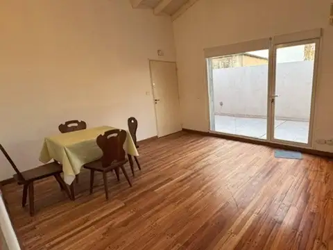 Departamento en Alquiler en La Lucila, $ 1.050.000
