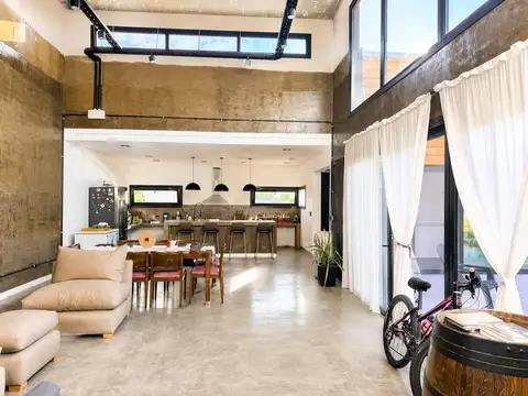 ALQUILER CASA 5 AMBIENTES AREA 60 (INCLUYE EXPENSAS)