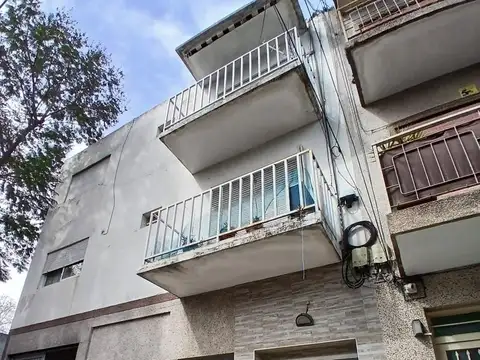 Departamento en Monte Castro