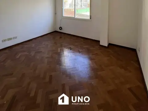 Necochea y 9 de Julio - Dpto de 3 Dormitorios.