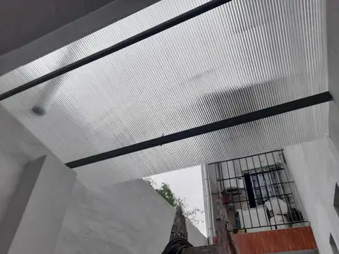 HERMOSO 2 AMB CON PATIO