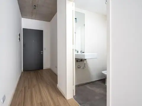 Edificio a estrenar en Monserrat. Monoambiente en venta con balcón al frente. Super luminoso.