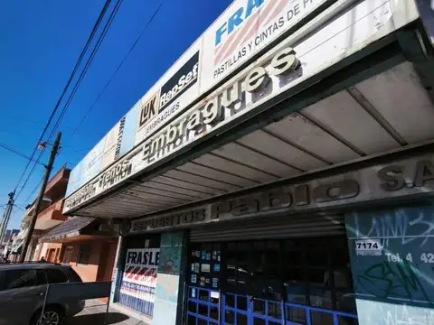 Se vende fondo de comercio casa de repuestos automotor